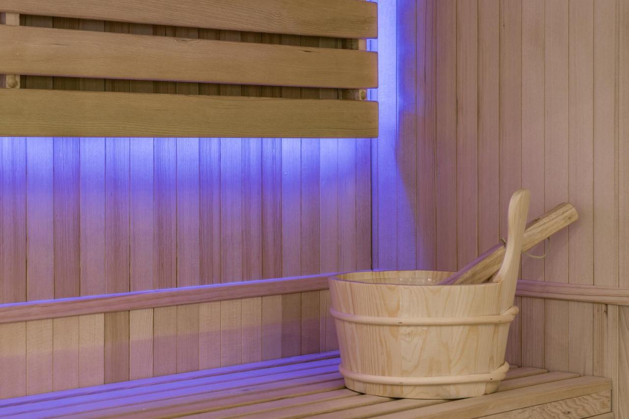 L'Evasion - Sauna Jacuzzi Cinema Tours Exterior photo