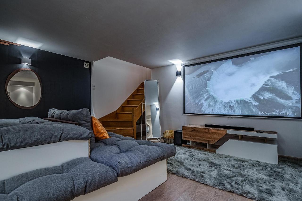 L'Evasion - Sauna Jacuzzi Cinema Tours Exterior photo